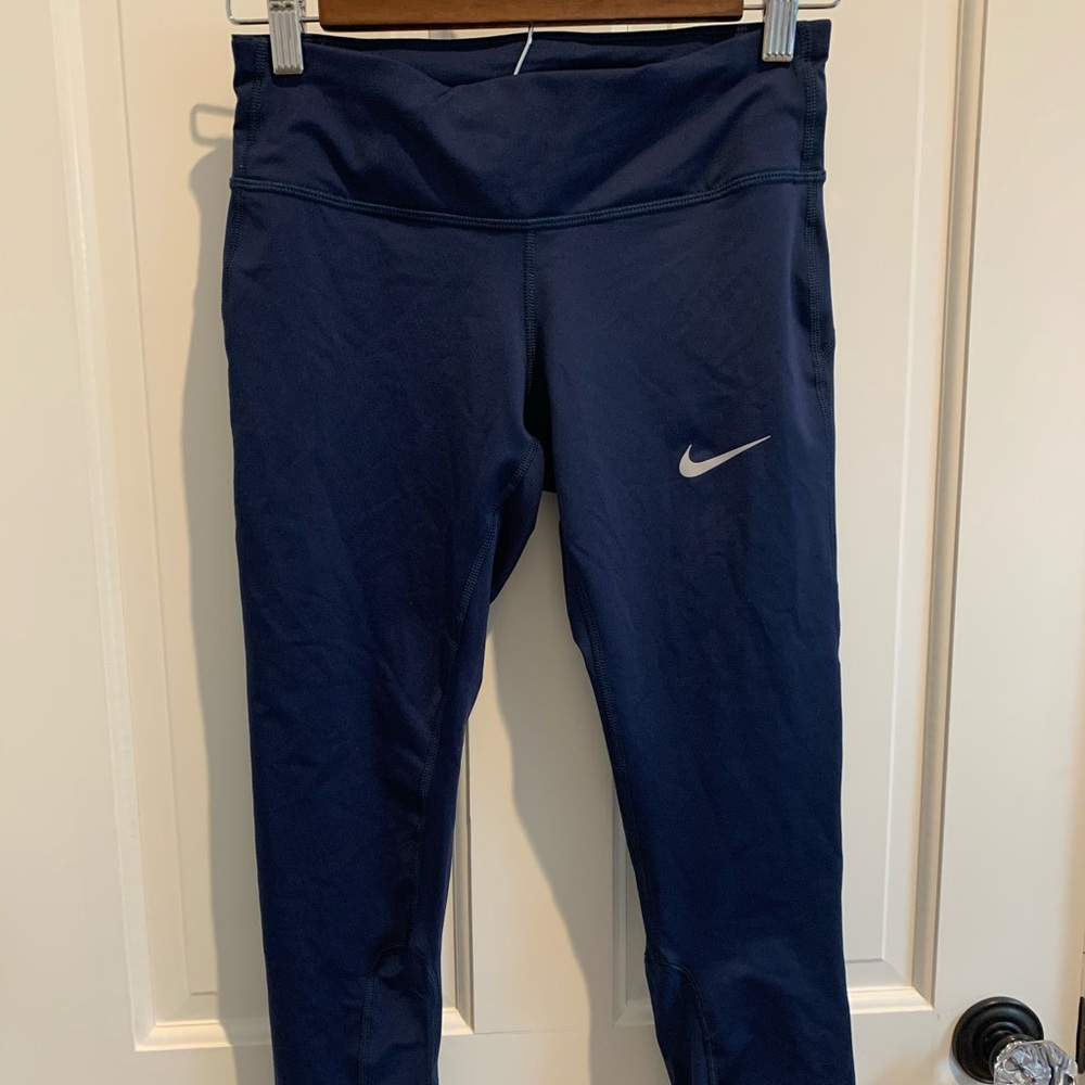 Nike Womens navy blue capris